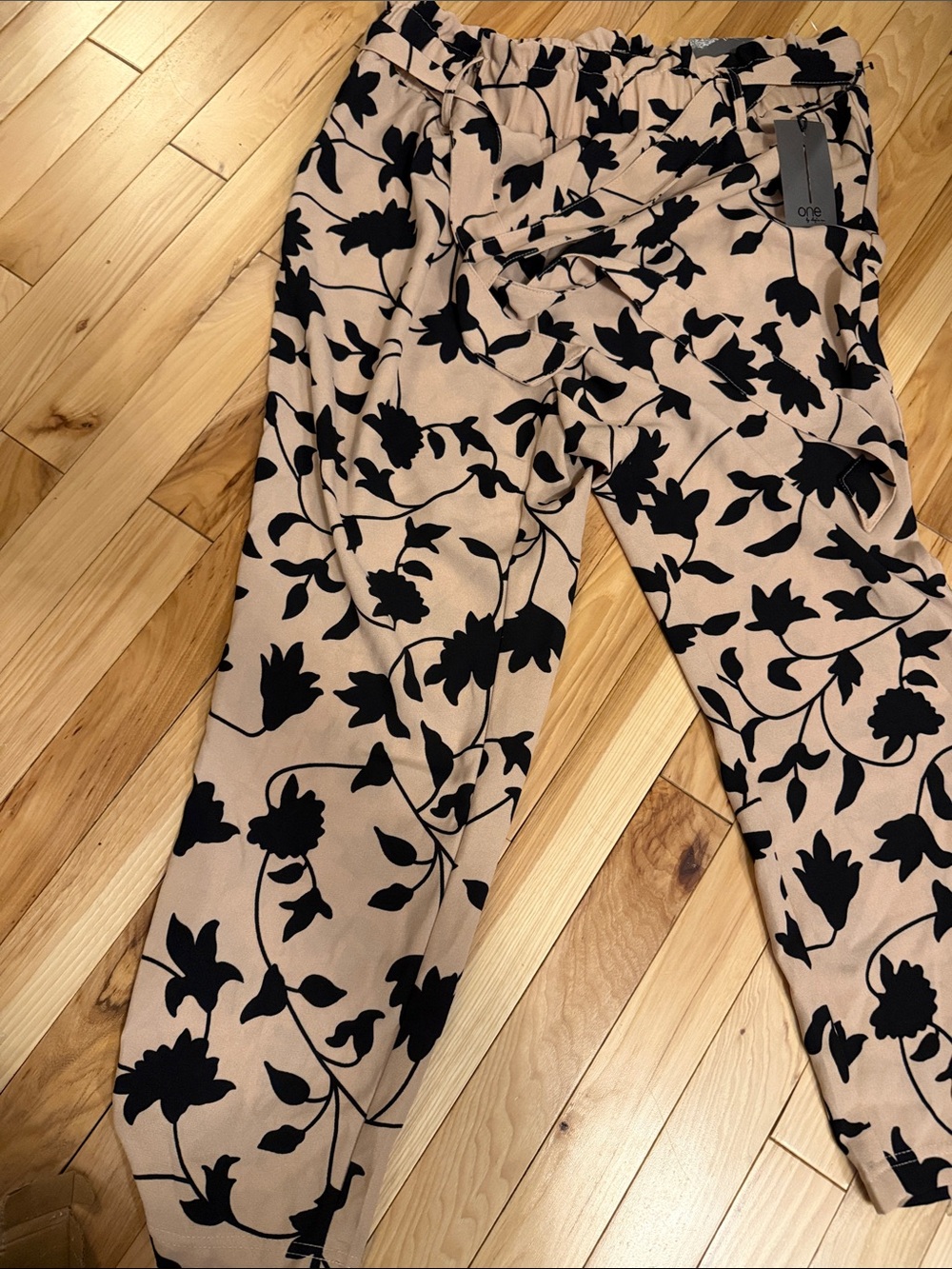 One- Jogger Capri Length pant -size medium